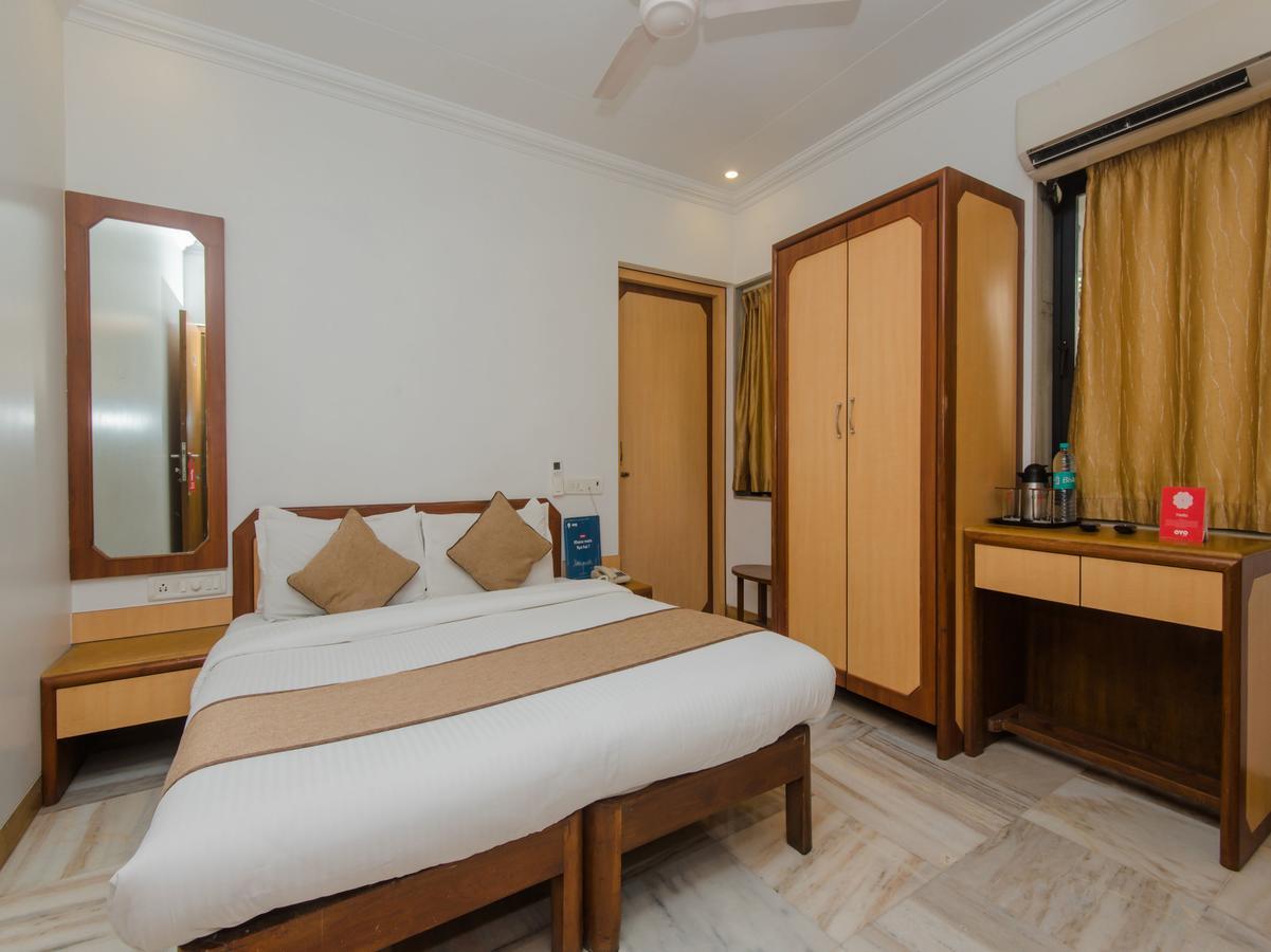 Accord Hotel Мумбай Екстериор снимка
